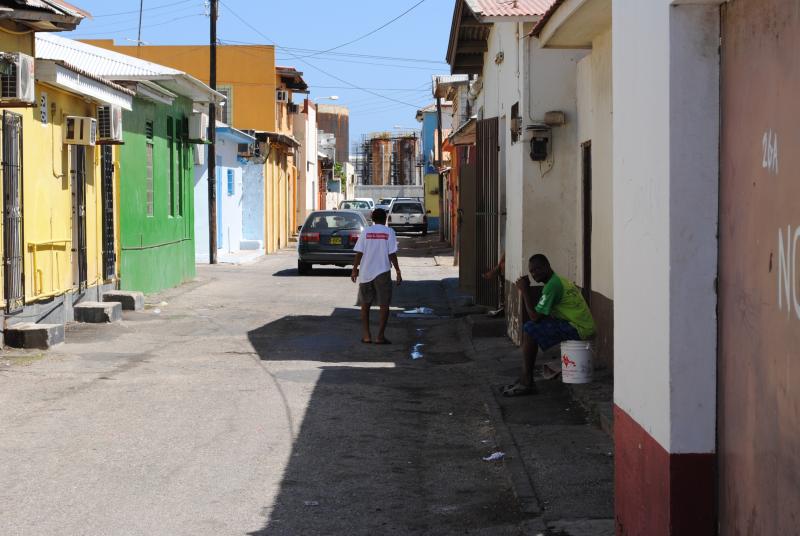 De straatjes in de wijk San Nicolas op Aruba